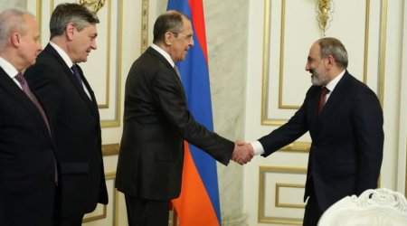 Sergey Lavrov İrəvanda Paşinyanla görüşdü