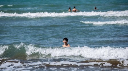 Bakı sakinləri dənizə üz tutur - Maraqlı FOTO