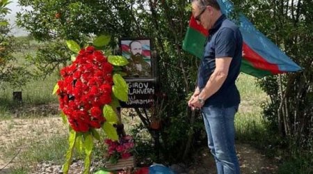 Canni De Byazi Milli Qəhrəman Allahverdi Bağırovun məzarını ziyarət etdi - FOTO