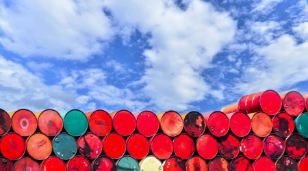 Neftin qiyməti aşağı düşdü      