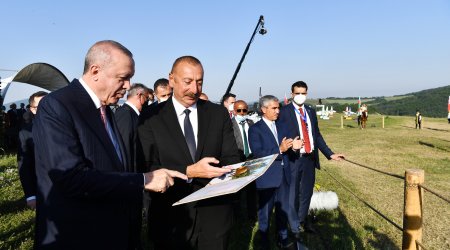 İlham Əliyev Ərdoğana Xankəndini göstərdi - VİDEO
