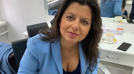 Marqarita Simonyan uşaqlarına “Türkləri öldürün” mahnısını öyrətdi – VİDEO