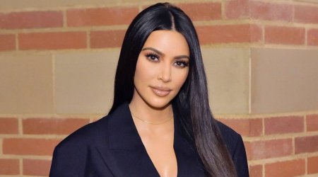 Kim Kardaşyanı Romada soyundurdular - FOTO