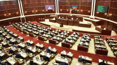 Milli Məclisin iclası təxirə salındı