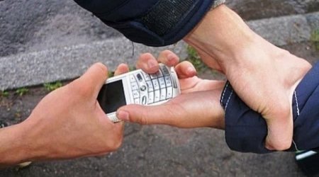 Bakıda ər və arvad uşağın telefonunu oğurladılar - ANBAAN VİDEO