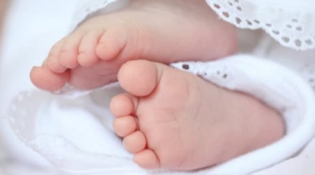 Ağcabədidə küçəyə atılan körpənin vəziyyəti ilə bağlı AÇIQLAMA