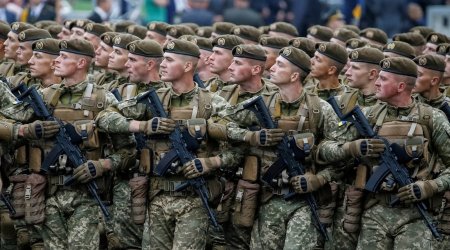 Ukrayna Silahlı Qüvvələrinə yeni baş komandan təyin edildi - FOTO