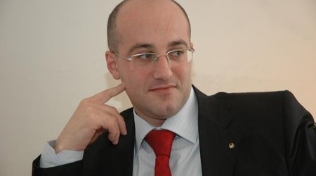 Cavid İsmayıldan duyğusal STATUS: “İş bitər, dostluqlar bitməz!”