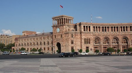 Üçlüyün arasındakı DÖRDÜNCÜ: - İrəvan zamanı uduzur