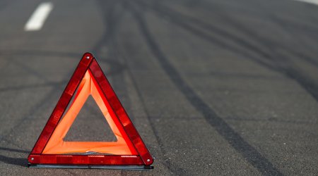 20 yaşlı sürücü qəza törətdi - VİDEO