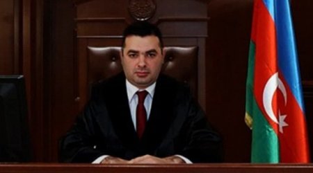 Bakıda arvadını öldürən hakimin məhkəməsi başladı