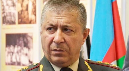“Rövşən Əkbərov özünü hərbi hissədəki kimi tərbiyəsiz aparır” - Elçin Sadıqov