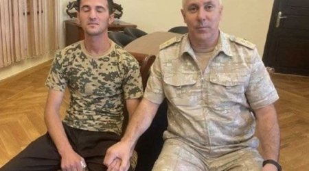 Rüstəm Muradov Xankəndindəki azərbaycanlı hərbçini ziyarət etdi – FOTO