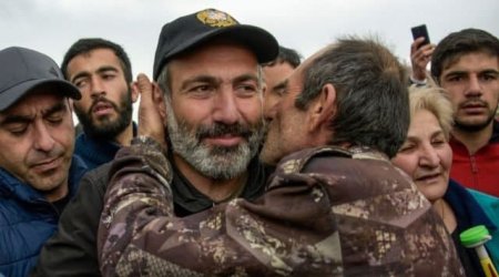 “Paşinyan Ermənistanı yeni kapitulyasiyaya hazırlayır” – Artak Zakaryan 