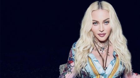 Madonnadan yarıçılpaq yataq pozaları – VİDEO 