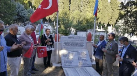 İstanbulda Nuru Paşanın məzarı ziyarət olundu - FOTO