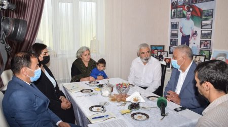 Qubada şəhid ailələri ziyarət edildi - FOTO