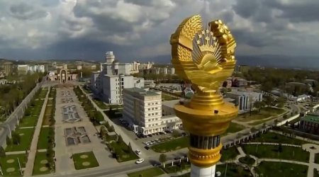 Düşənbədə Ermənistanın bayrağı tərs qoyuldu – FOTOFAKT