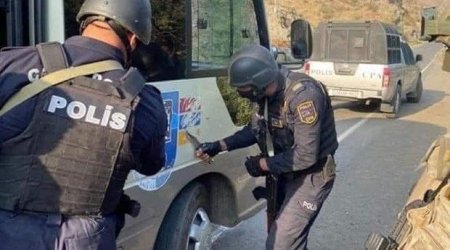 Azərbaycan polisindən möhtəşəm davranış - Erməni sürücüyə görün nə etdi - VİDEO 