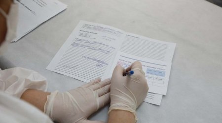 COVID-19 pasportları hazırlayan həkim SAXLANILDI  