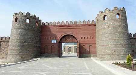 Qala qəsəbəsində \