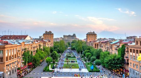 İrəvanın mərkəzində atışma: Deputat oğlu yaralandı 