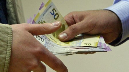 Bakıda muzdlu işçilərin maaşı 0,1 % azaldı