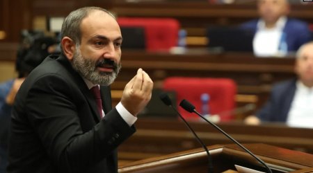 Paşinyan parlamentin iclasında bərk əsəbiləşdi: “Tutun və həbs edin”