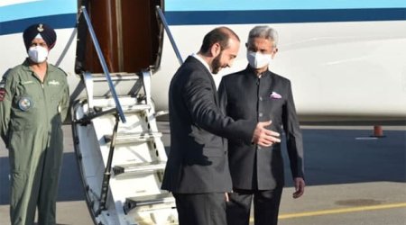Hindistanın xarici işlər naziri ilk dəfə Ermənistana səfərə gəldi - VİDEO