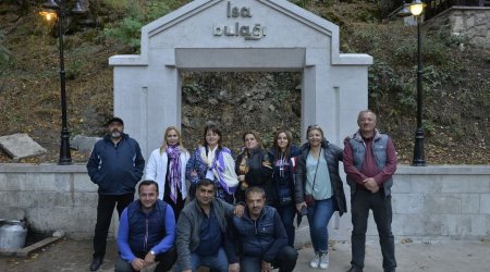 Şuşanın son məzunları 30 il sonra öz məktəblərində görüşdülər - FOTO