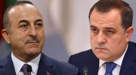 Ceyhun Bayramov Çavuşoğluna şeirlə cavab verdi – FOTO