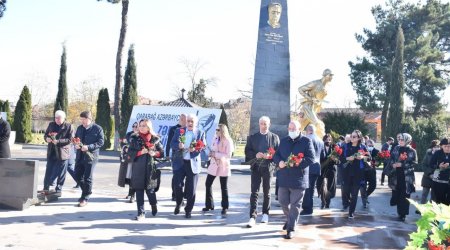 Türkiyəli deputat Quba Şəhidlər Xiyabanını ziyarət etdi - FOTO