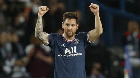 Messi ilin futbolçusu seçildi - Ronaldunu geridə qoydu...