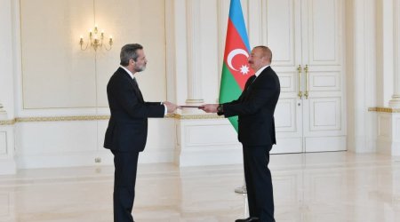 İlham Əliyev ölkəmizdəki yeni səfirləri qəbul etdi - FOTO