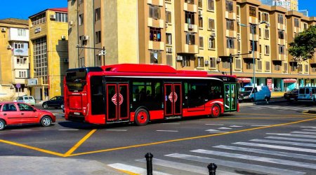 Bakıda bir nəfər avtobus sürücüsünü döydü – ANBAAN VİDEO