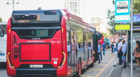 Bakıda avtobusa minənlərin 38 %-i ayda 500 manatdan çox qazanmır – SORĞU