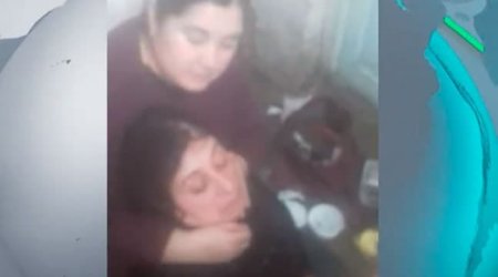 Tovuzda məktəb direktoru ilə bufetçinin əlbəyaxa davası - VİDEO