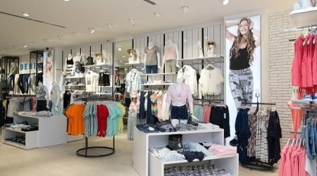 Xaçmazda 15 yaşlı qız geyim əşyalarına görə özünü asdı