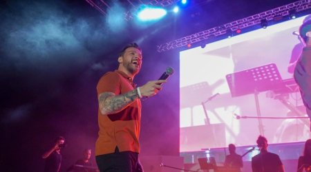 Məşhur türk müğənni Azərbaycana gəlir - Yeni İli Bakıda qarşılayacaq