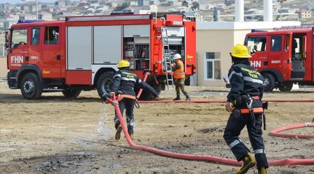 Xırdalanda yaşayış binasında yanğın: 10 nəfər təxliyə olundu