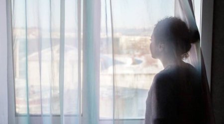 Lənkəranda 17 yaşlı qız intihar etdi