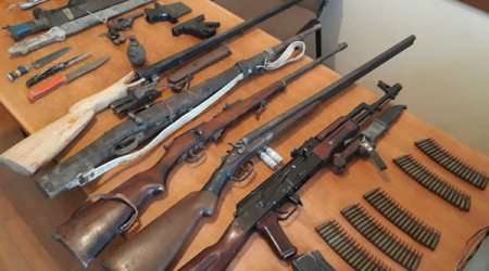 Şəmkir polisi cari ildə sakinlərdən 61 odlu silah götürüb - 4-ü avtomatdır