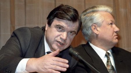 Yeltsinin yaxın silahdaşı: \