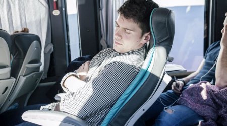 Gecə avtobusda yatan oğlanın ölüsü tapıldı