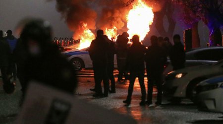 Qazaxıstandakı ixtişaşlarda 8 polis öldürüldü - 317 yaralı var