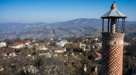 Azad edilən ərazilərdə günəş elektrik stansiyası tikintisi ilə bağlı danışıqlar aparılır – Prezident açıqladı 