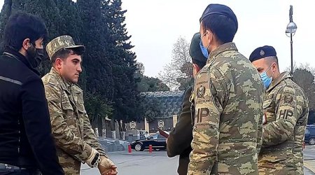Hərbi geyimi qanunsuz daşıyanları cərimə gözləyir - VİDEO