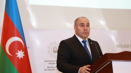 Səfər Mehdiyev gömrük işçilərini belə təbrik etdi - FOTO