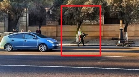 Bakıda yol polisi qəzada yaralanan şəxsi belə xilas etdi... - FOTO