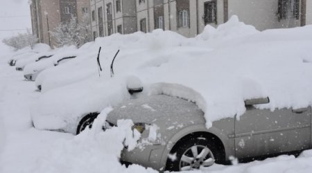 Türkiyədə güclü qar yağdı - 300-dən çox kənd yolu bağlandı 